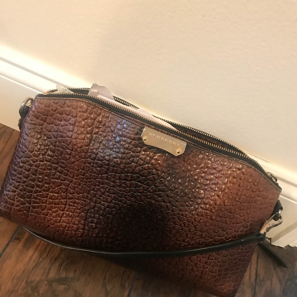 Burberry Chischester Cross Body Bag - Picture 5 of 5